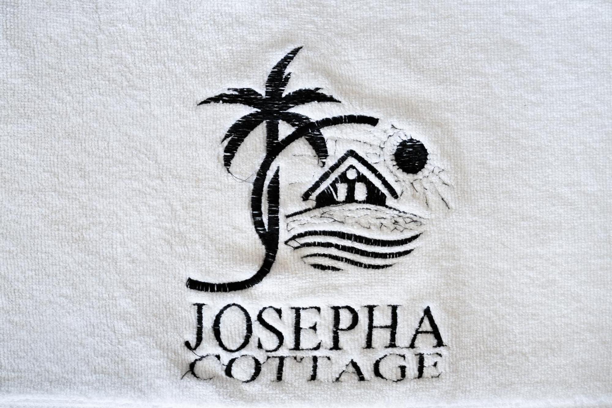Josepha Cottage Ngurbloat 외부 사진